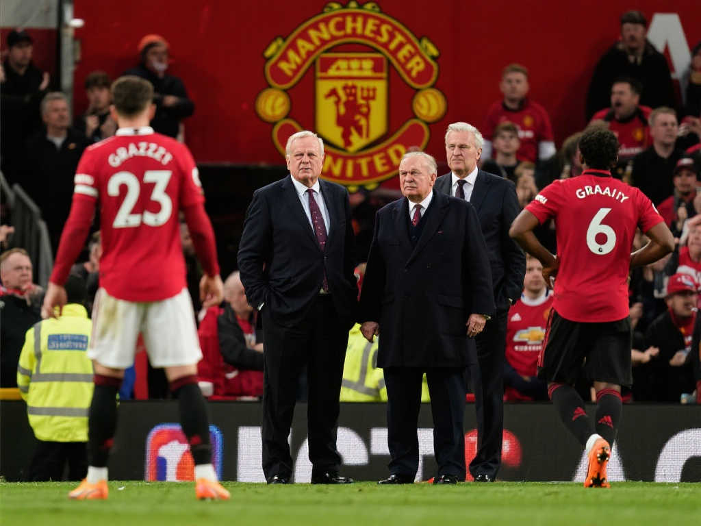 曼联主场安保升级,英媒:为防球迷过激行为保护球队 曼联主场安保升级,英媒:为防球迷过激行为保护球队