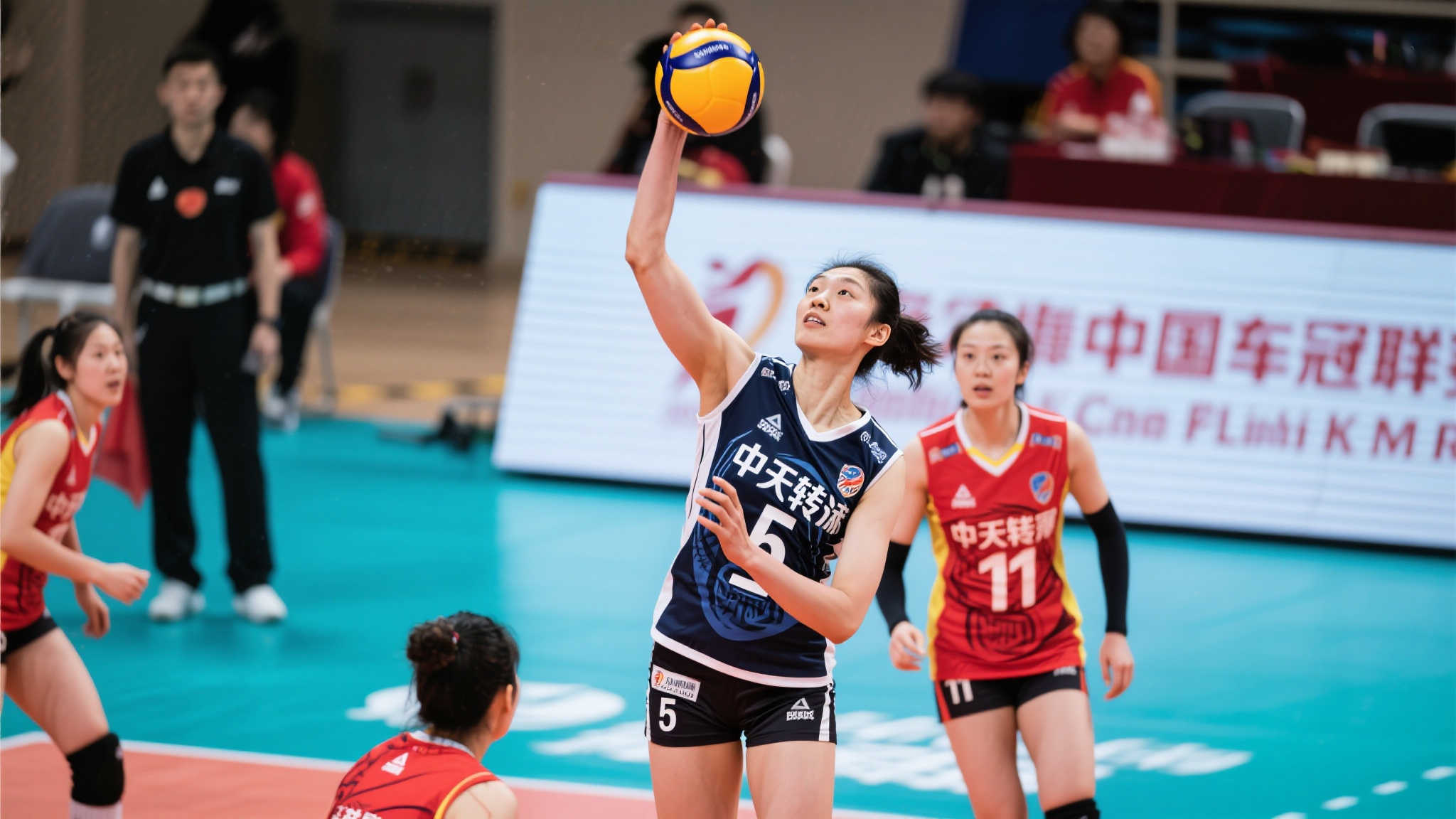 值得注意的是，这些辉煌成果背后离不开主力选手如李盈